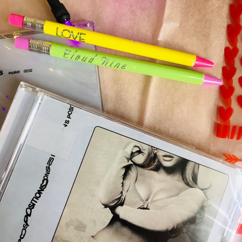 ⏰🤍🖤Ariana Grande SEALED CD single “positions” & LIMITED Cell Acessory !